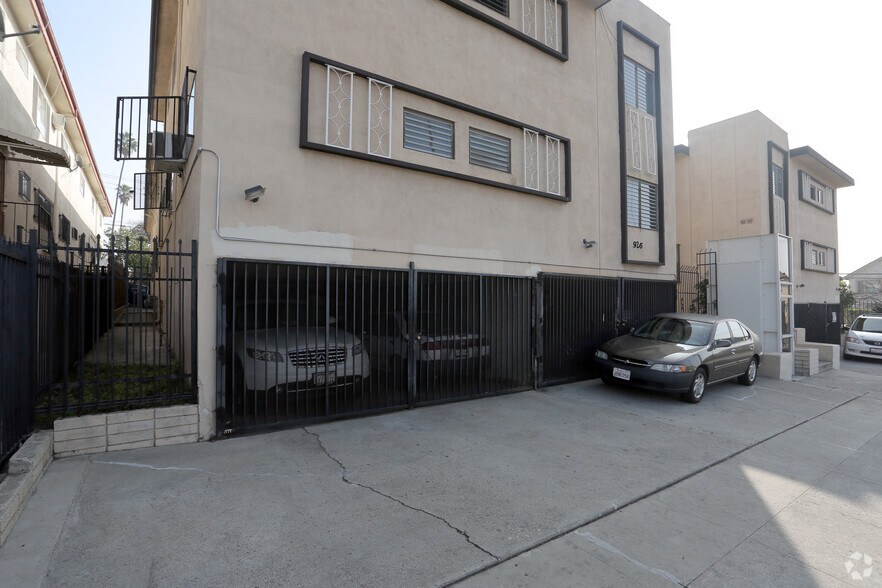 926 Fedora St, Los Angeles, CA à vendre - Photo du bâtiment - Image 3 de 10