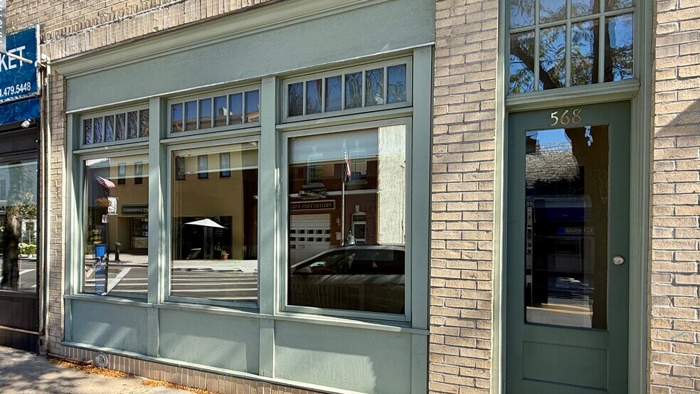 566 Warburton Ave, Hastings On Hudson, NY à vendre - Photo du bâtiment - Image 3 de 11