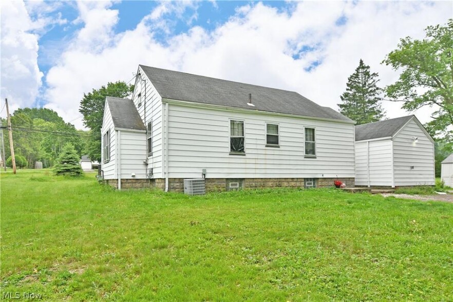 289 Niles Cortland Rd NE, Warren, OH à vendre - Photo du b timent - Image 3 de 10