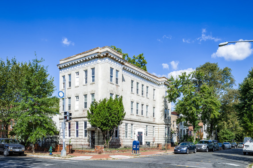 133 7th St SE, Washington, DC à vendre - Photo du bâtiment - Image 1 de 1