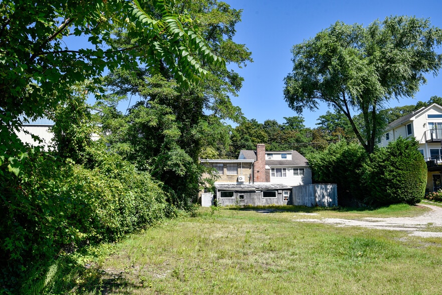 56-A & B Shore Rd, Glenwood Landing, NY for sale - Building Photo - Image 3 of 12
