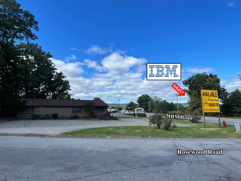 8 Ibm Rd, Poughkeepsie, NY à vendre - Photo du bâtiment - Image 3 de 14