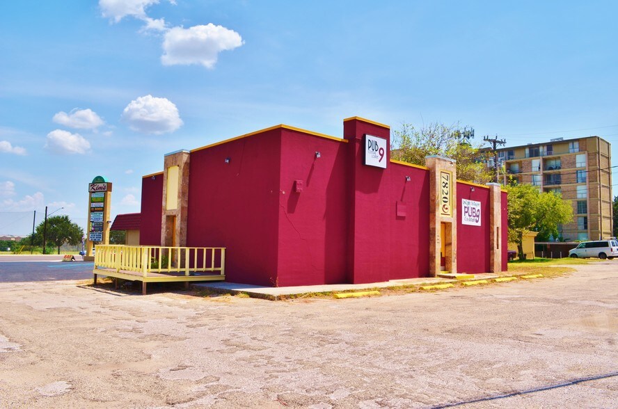 914 Burr Rd, San Antonio, TX à louer - Photo du bâtiment - Image 2 de 2