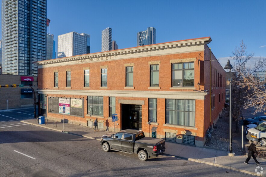 1018 MacLeod Trail SE, Calgary, AB à louer - Photo du bâtiment - Image 1 de 5
