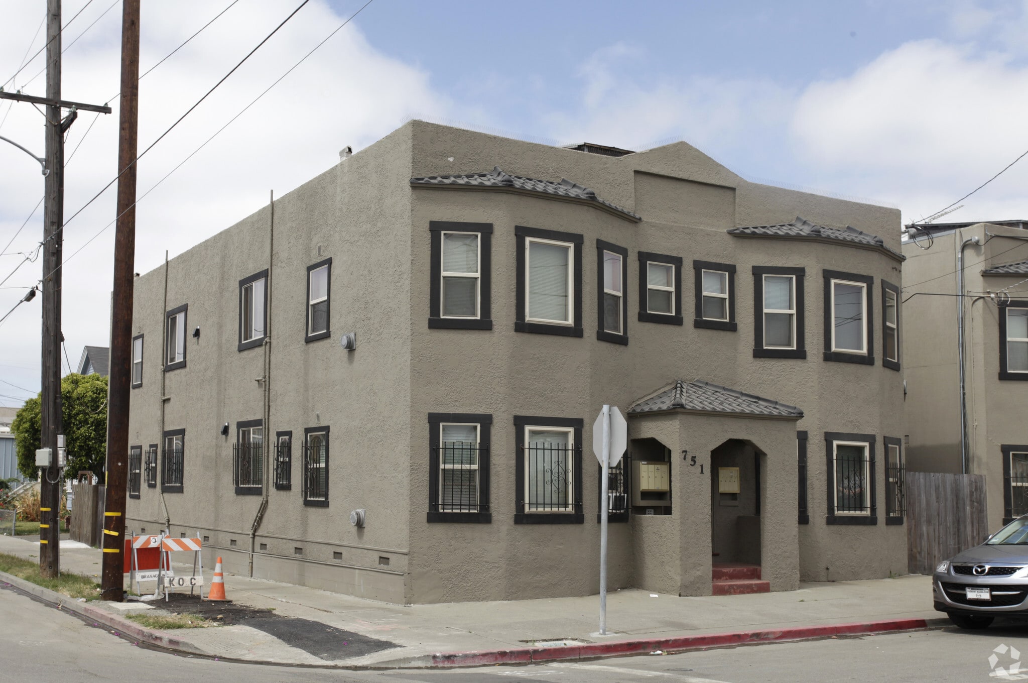 751 E 11th St, Oakland, CA for sale Primary Photo- Image 1 of 4