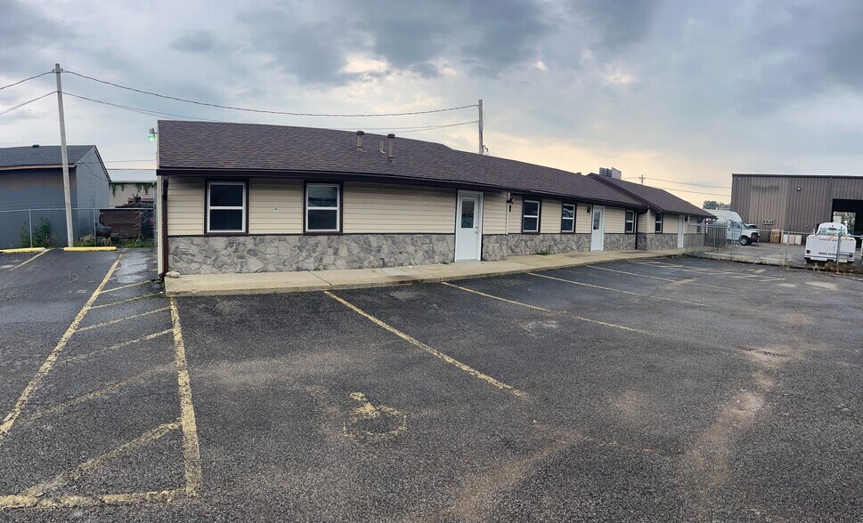 1112 Ulrich Ave, Louisville, KY à louer - Photo du bâtiment - Image 1 de 20