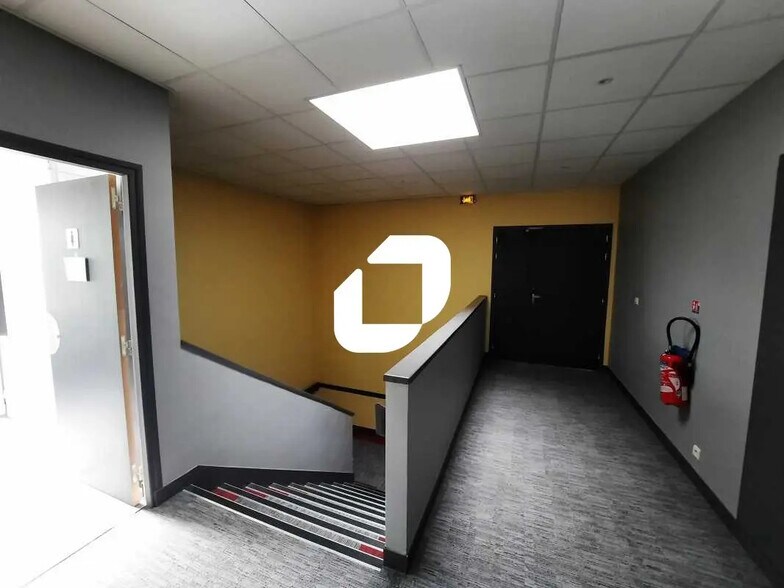 10 Ter Avenue Du Québec, Villebon-sur-Yvette for lease - Interior Photo - Image 3 of 12