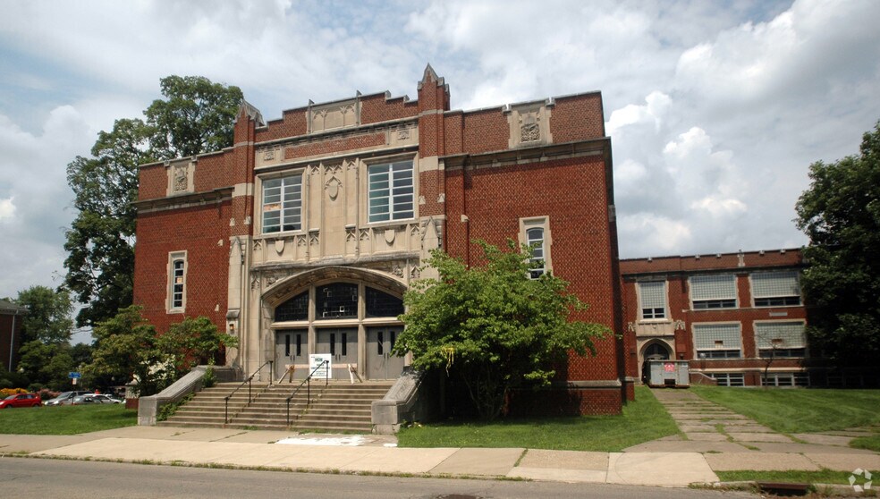 847 N Main St, Meadville, PA à louer - Photo du bâtiment - Image 3 de 11