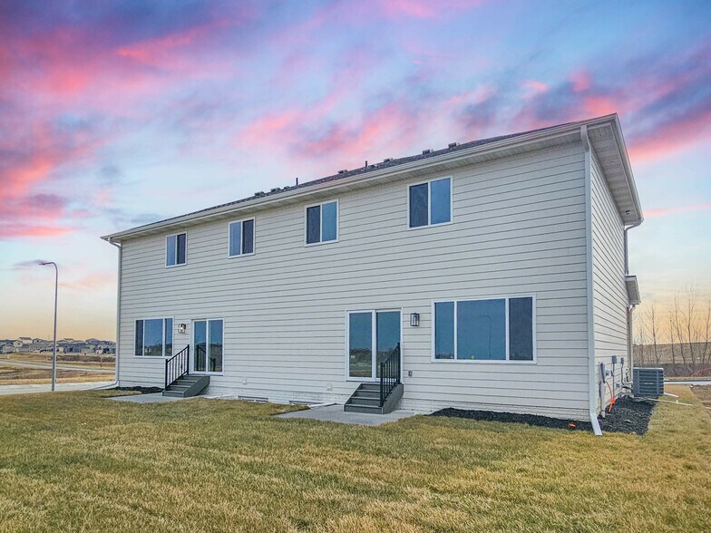 12002-122006 Edgewater Dr, Papillion, NE à vendre - Photo du bâtiment - Image 3 de 3