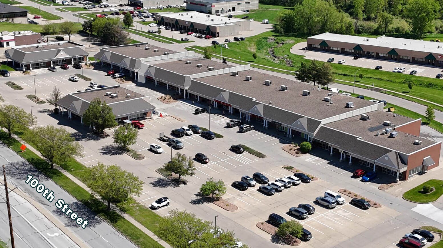 2725-2819 100th St, Urbandale, IA for lease Primary Photo- Image 1 of 13