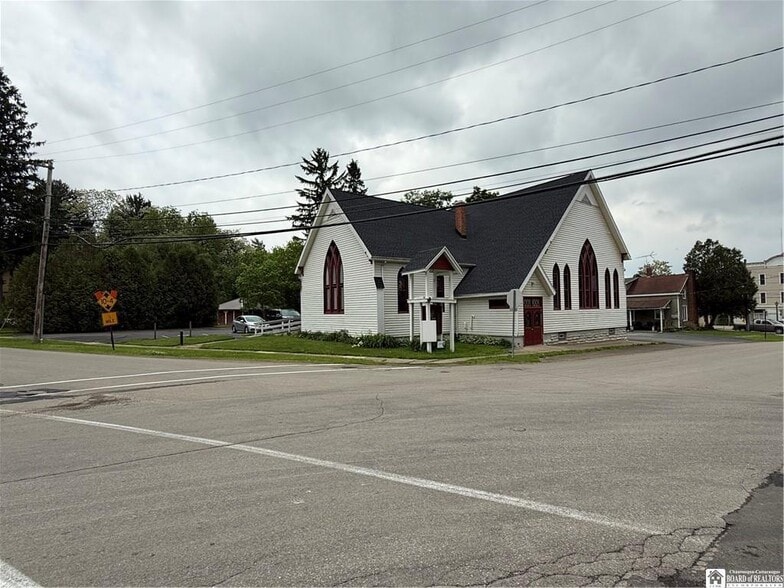 13 Church St, Delevan, NY à vendre - Photo du bâtiment - Image 3 de 38