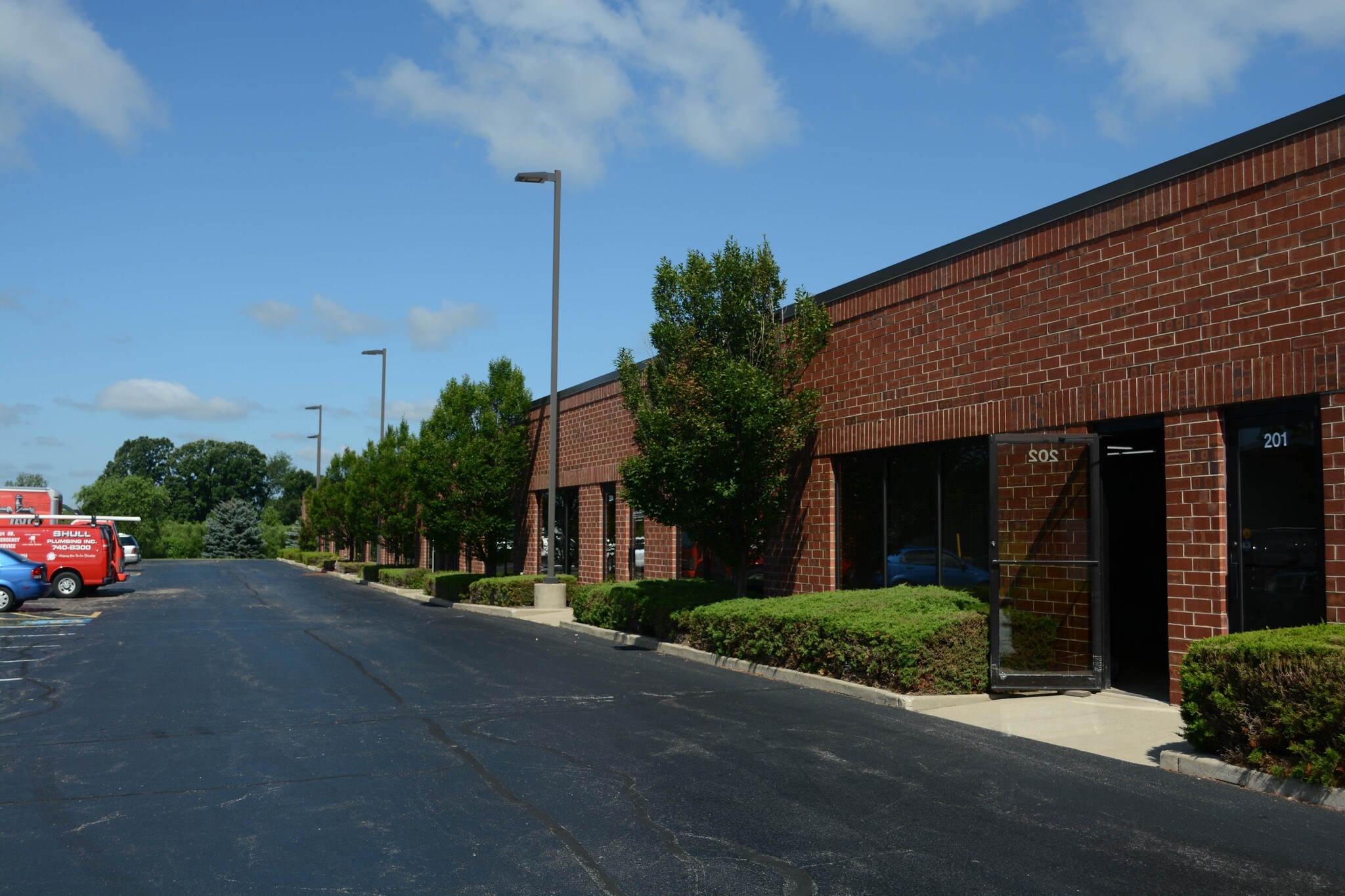 31632 N Ellis Dr, Volo, IL for lease Primary Photo- Image 1 of 7