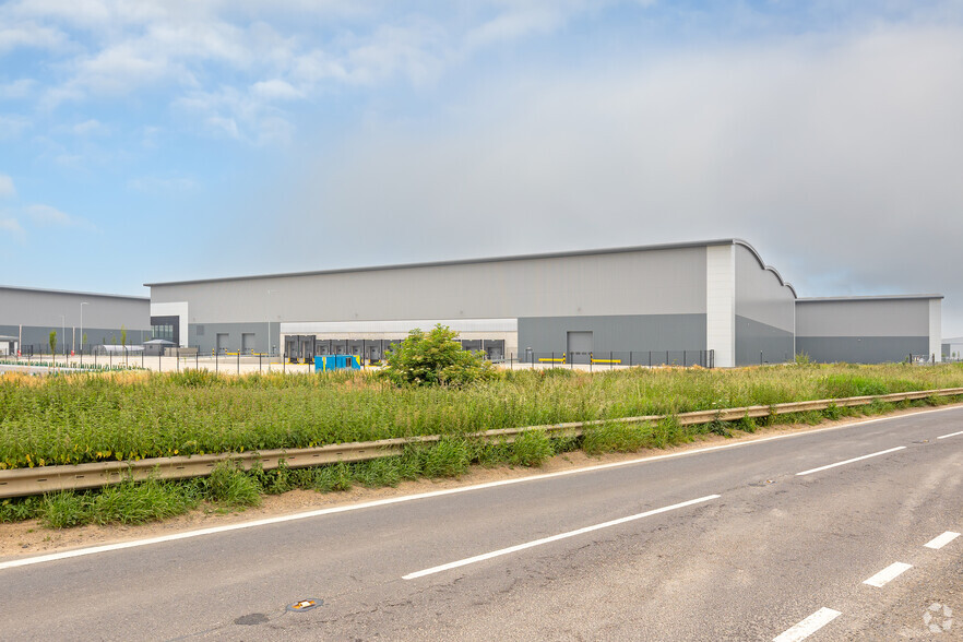 Bishopdyke Rd, Sherburn In Elmet for lease - Building Photo - Image 1 of 4