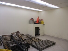 1880 Rockaway Pky, Brooklyn, NY à louer Photo intérieure- Image 2 de 12