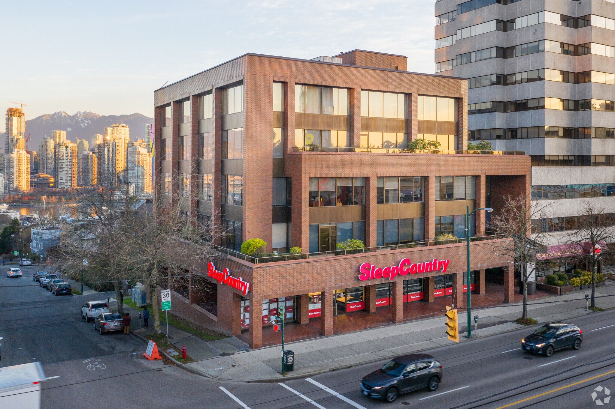 1195 W Broadway, Vancouver, BC à vendre Photo principale- Image 1 de 1