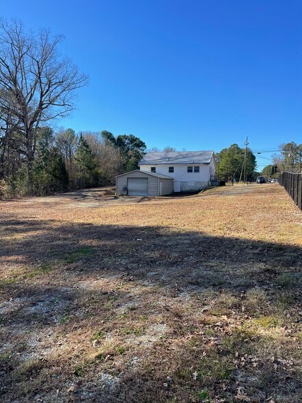 1311 S Miami Blvd, Durham, NC à louer - Photo du bâtiment - Image 2 de 12