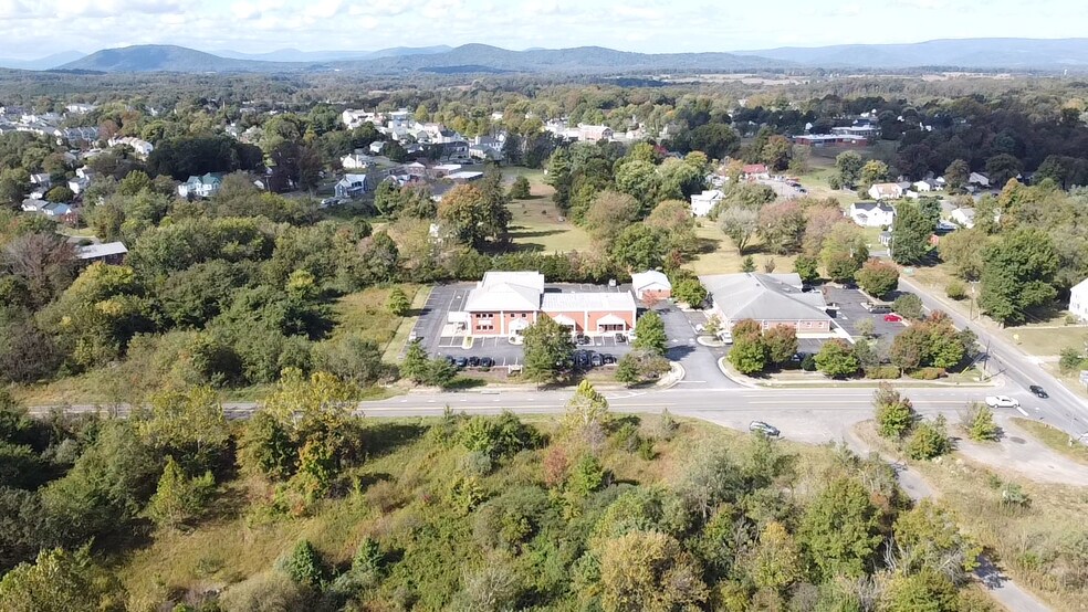 4178 Old Stockyard Rd, Marshall, VA à vendre - Photo du bâtiment - Image 2 de 7