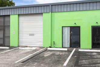 3725 Alt 19, Palm Harbor, FL à louer Photo intérieure- Image 2 de 12