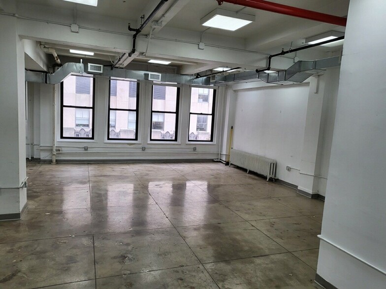 64 W 48th St, New York, NY for lease - Interior Photo - Image 2 of 7