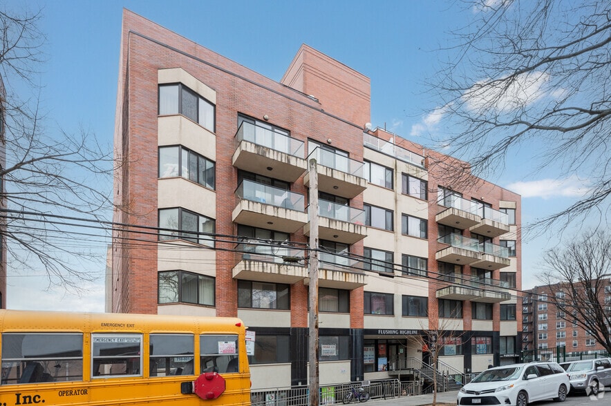 136-46 41st Ave, Flushing, NY for sale - Building Photo - Image 2 of 4