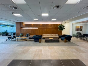 392 E Winchester St, Murray, UT à louer Hall d’entrée- Image 2 de 7