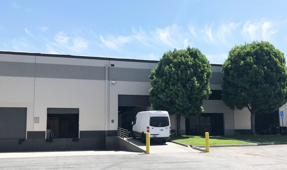 12020 Woodruff Ave, Downey, CA for lease - Building Photo - Image 2 of 10
