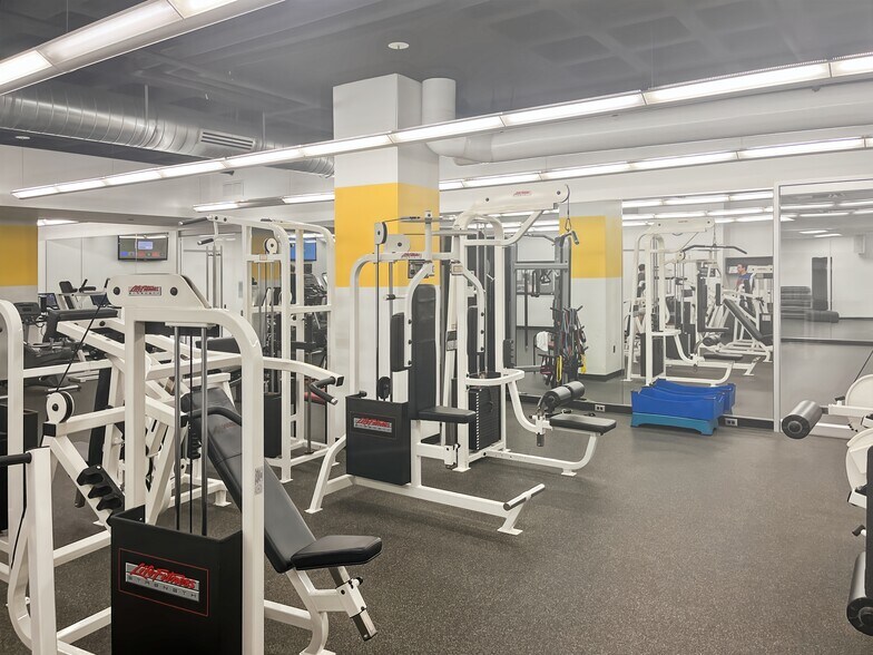 250 Pehle Ave, Saddle Brook, NJ à louer - Photo intérieure - Image 3 de 14