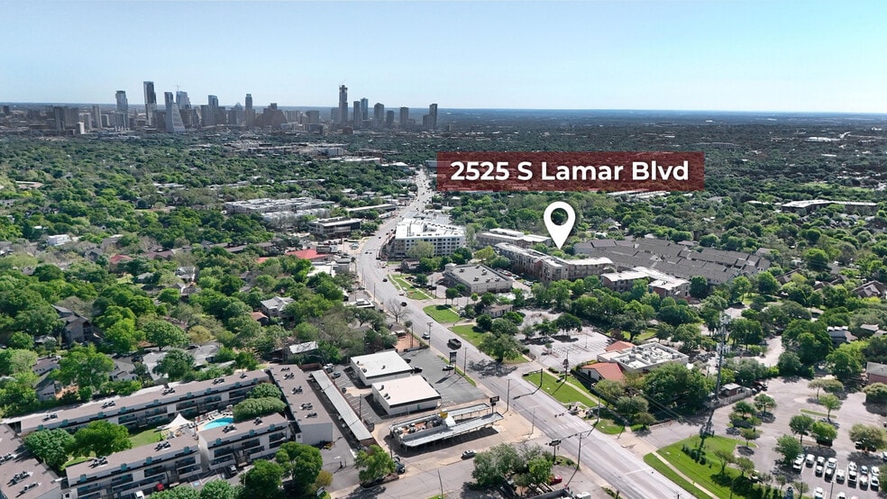 2525 S Lamar Blvd, Austin, TX à vendre - Photo du bâtiment - Image 2 de 20