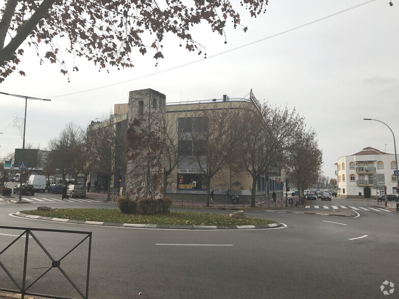 Avenida de Juan Gris, 2, Mejorada del Campo, Madrid à vendre - Photo du bâtiment - Image 2 de 2