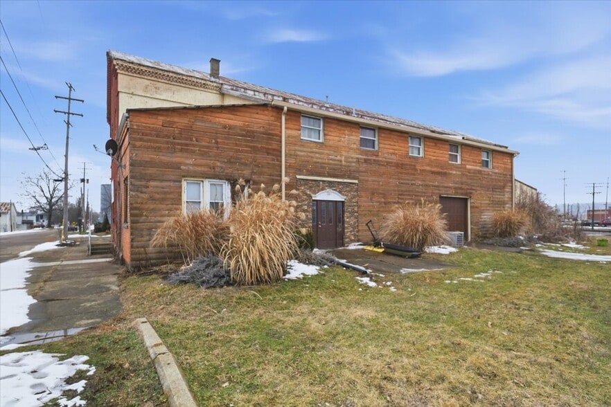 409 W Gambier St, Mount Vernon, OH for sale - Building Photo - Image 3 of 26