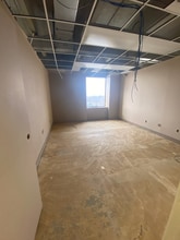 21700 Northwestern Hwy, Southfield, MI for lease Building Photo- Image 2 of 4