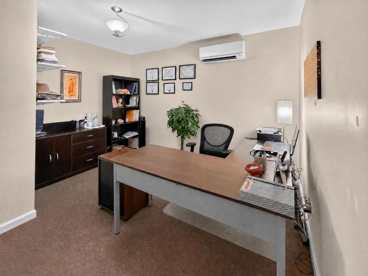 44 E 12th St, New York, NY 10003 - Unité Doctor Office - - Photo intérieure - Image 1 of 7