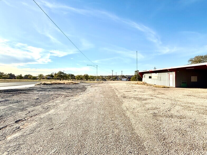 1709 Coliseum Dr, Snyder, TX à vendre - Photo du bâtiment - Image 2 de 13