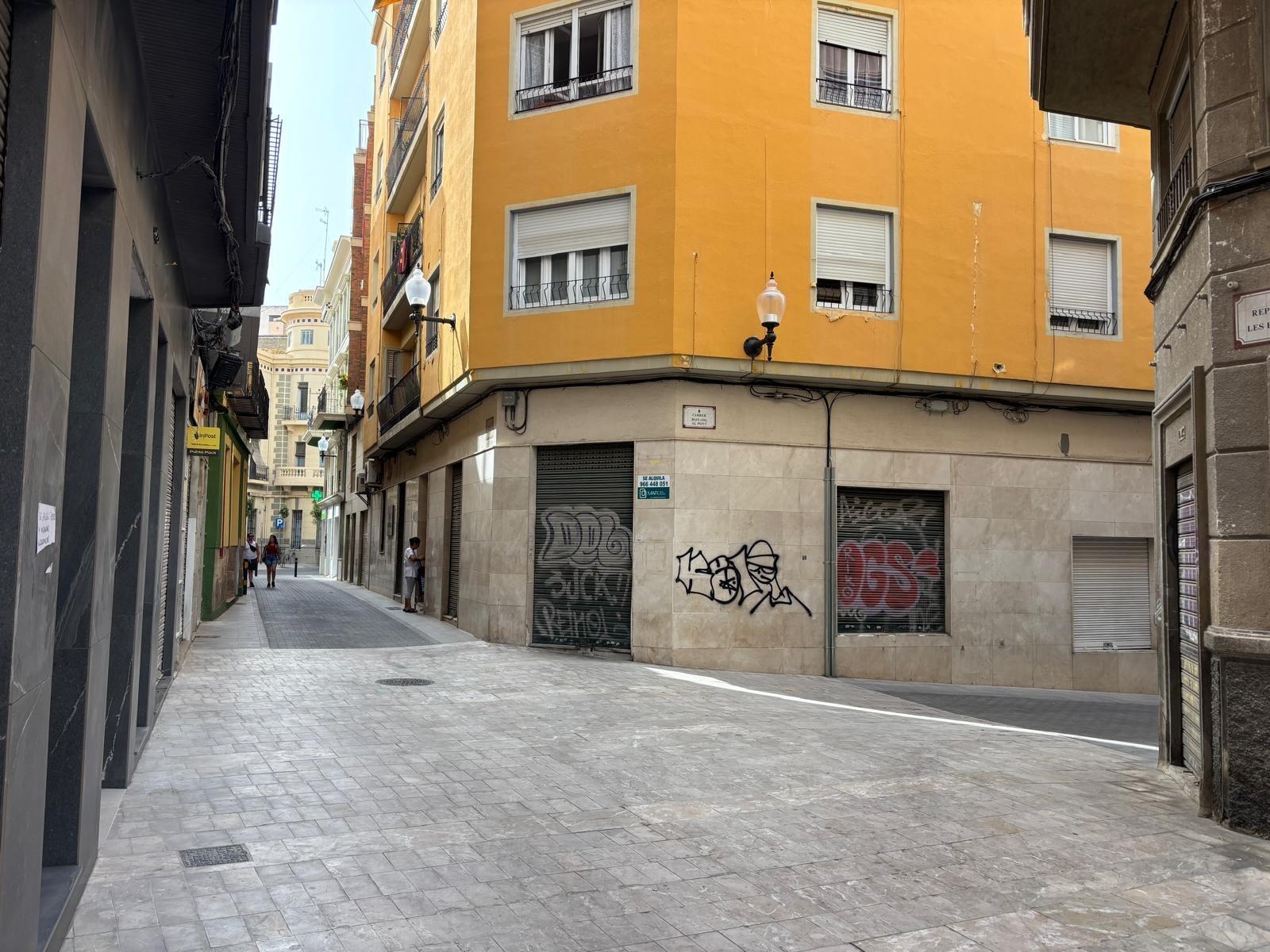 Commerce de détail dans Elche, Alicante à louer Photo du bâtiment- Image 1 de 10