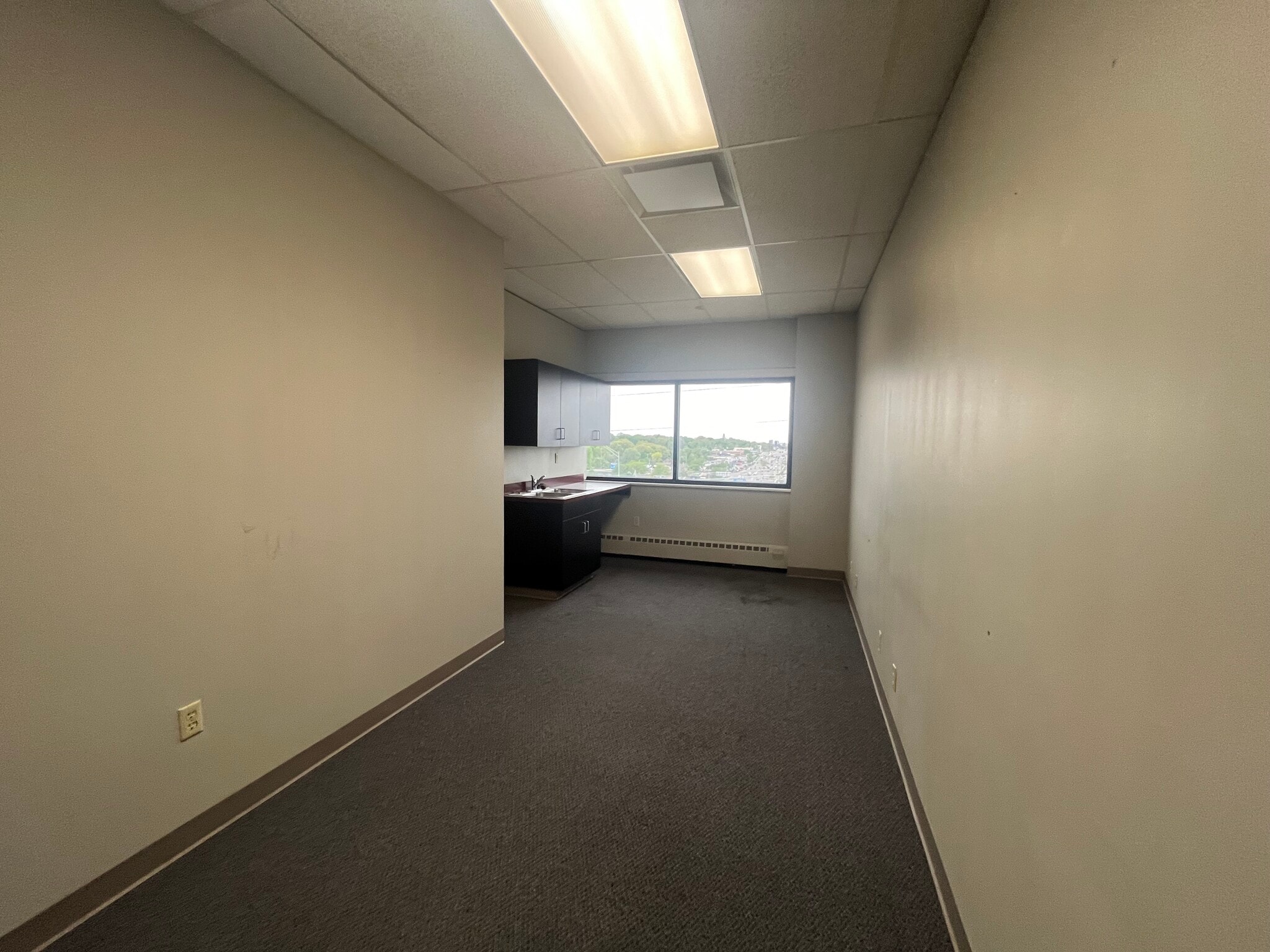 100 N 56th St, Lincoln, NE à louer Photo intérieure- Image 1 de 6