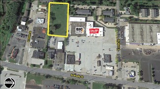 Plus de détails pour 3560 N Brady St, Davenport, IA - Vente au détail à louer