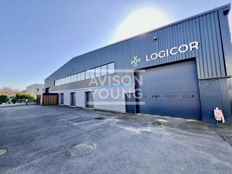 Flex dans Le Blanc-Mesnil à louer - Photo du bâtiment - Image 2 de 13