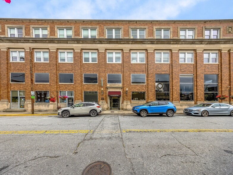 401 N Main St, Hendersonville, NC for sale - Building Photo - Image 3 of 37