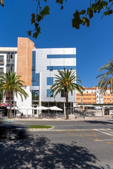 Paseo de la Glorieta, 10 A, Huelva, Huelva for sale - Building Photo - Image 1 of 5