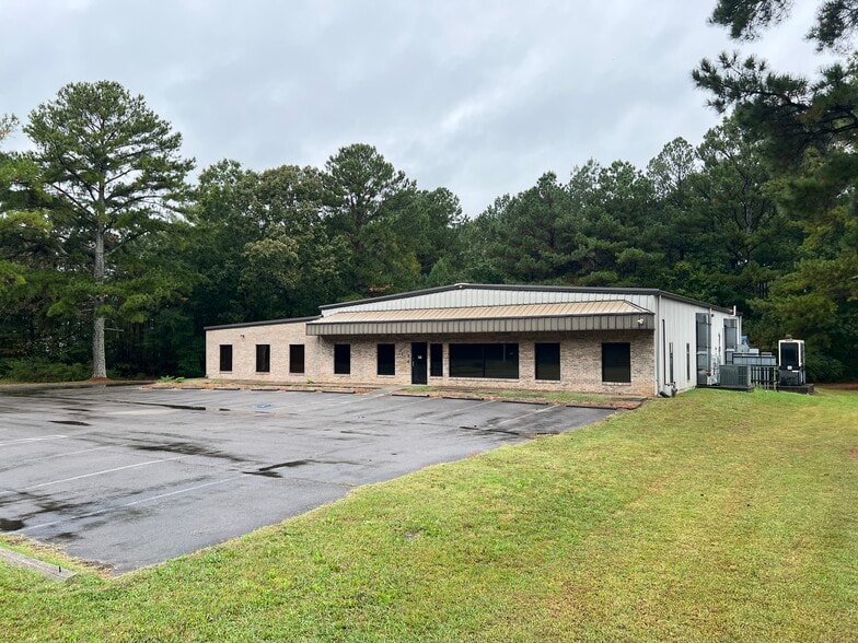 213 Industrial Blvd, Tullahoma, TN for sale - Building Photo - Image 2 of 12