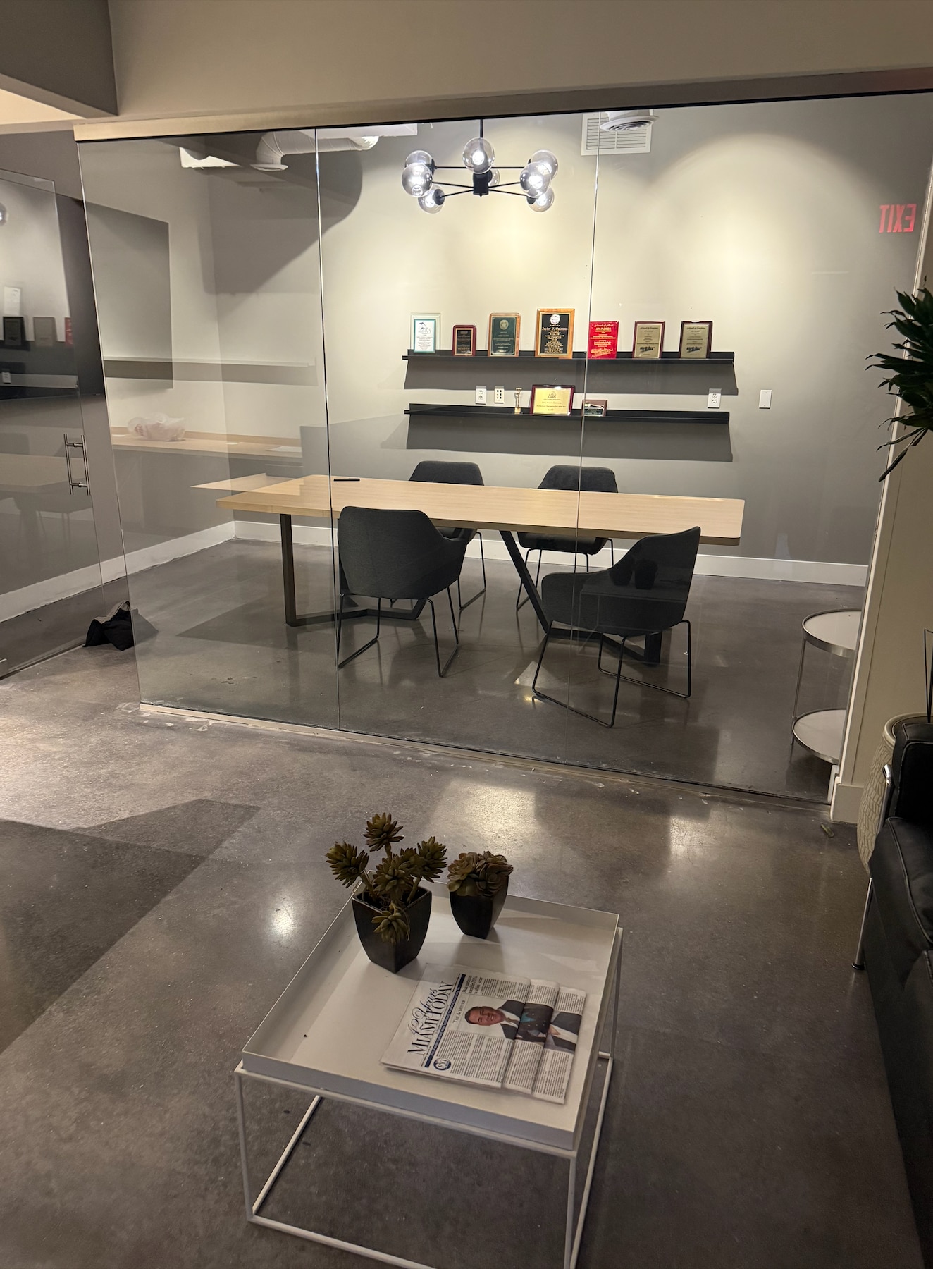 2140 S Dixie Hwy, Coconut Grove, FL for lease Interior Photo- Image 1 of 3