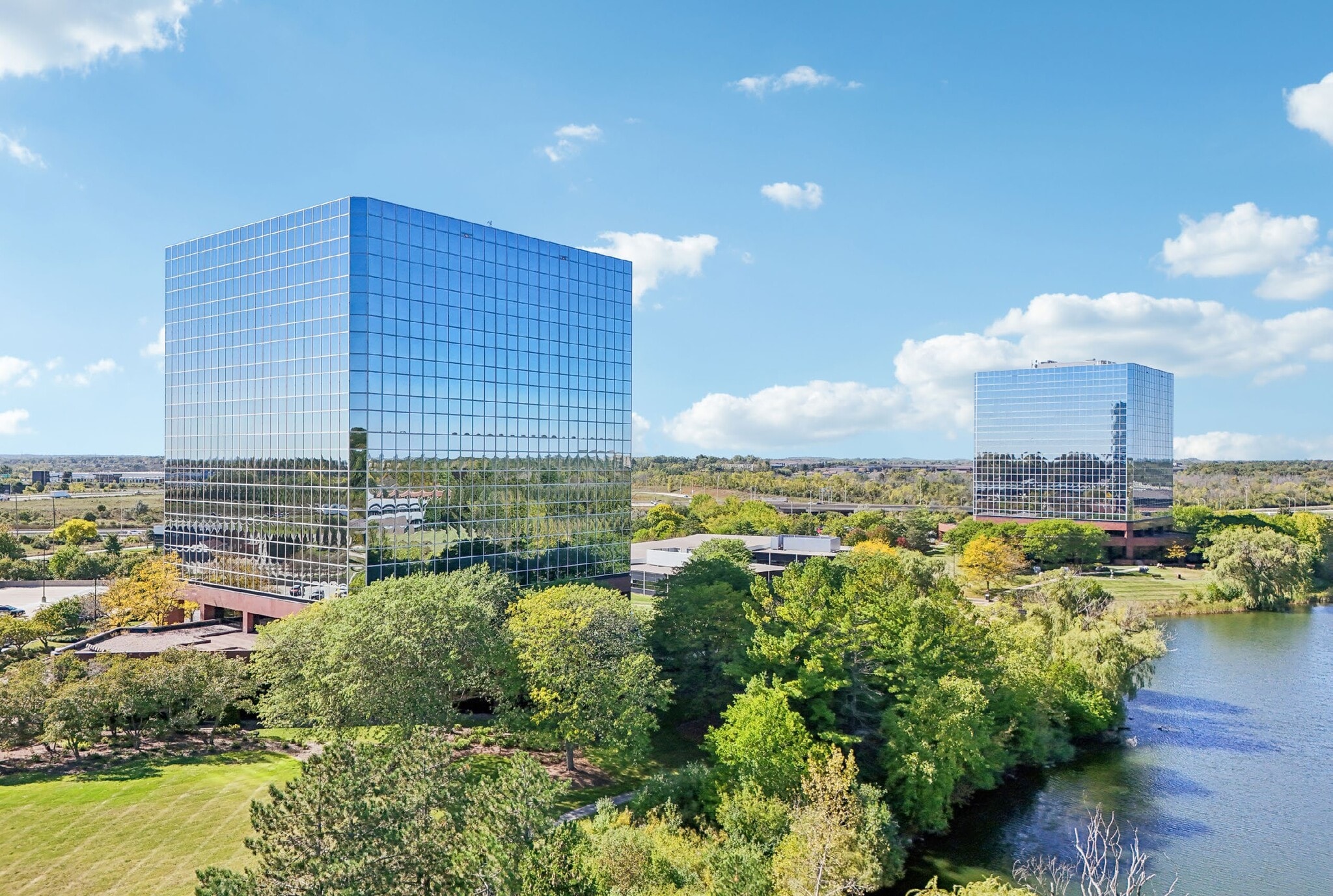 10850 W Park Pl, Milwaukee, WI for lease Building Photo- Image 1 of 34