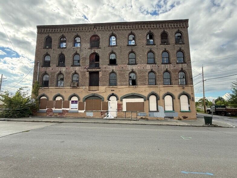 285 Second St, Troy, NY à vendre - Photo du bâtiment - Image 2 de 21