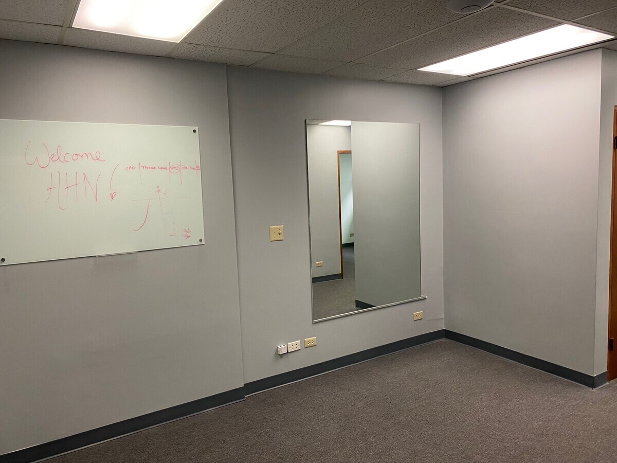 321 N Kuakini St, Honolulu, HI 96817 - Unité 410 -  - Photo intérieure - Image 1 of 6