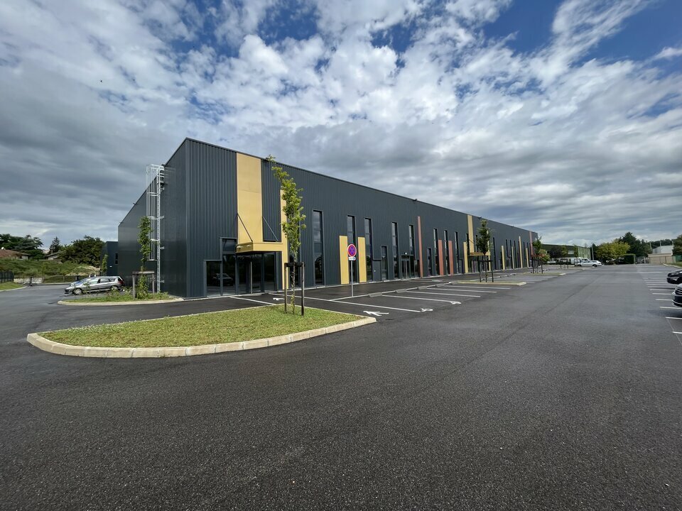 Flex in Villefontaine for lease Building Photo- Image 1 of 14