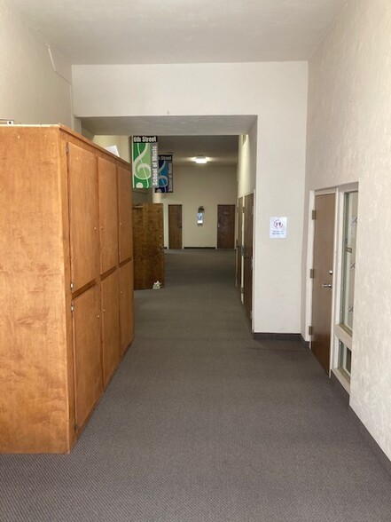 128 E State St, Redlands, CA for lease - Lobby - Image 2 of 8