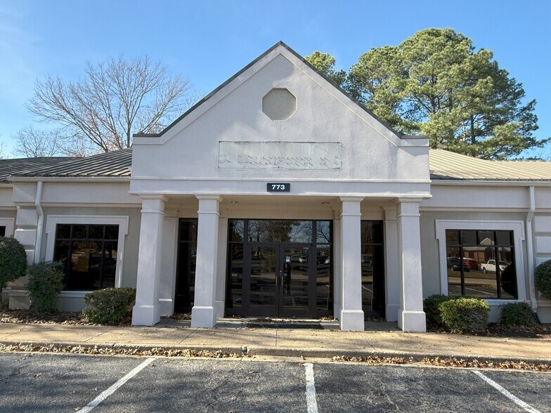 773 N Parkway, Jackson, TN à louer - Photo du bâtiment - Image 3 de 5