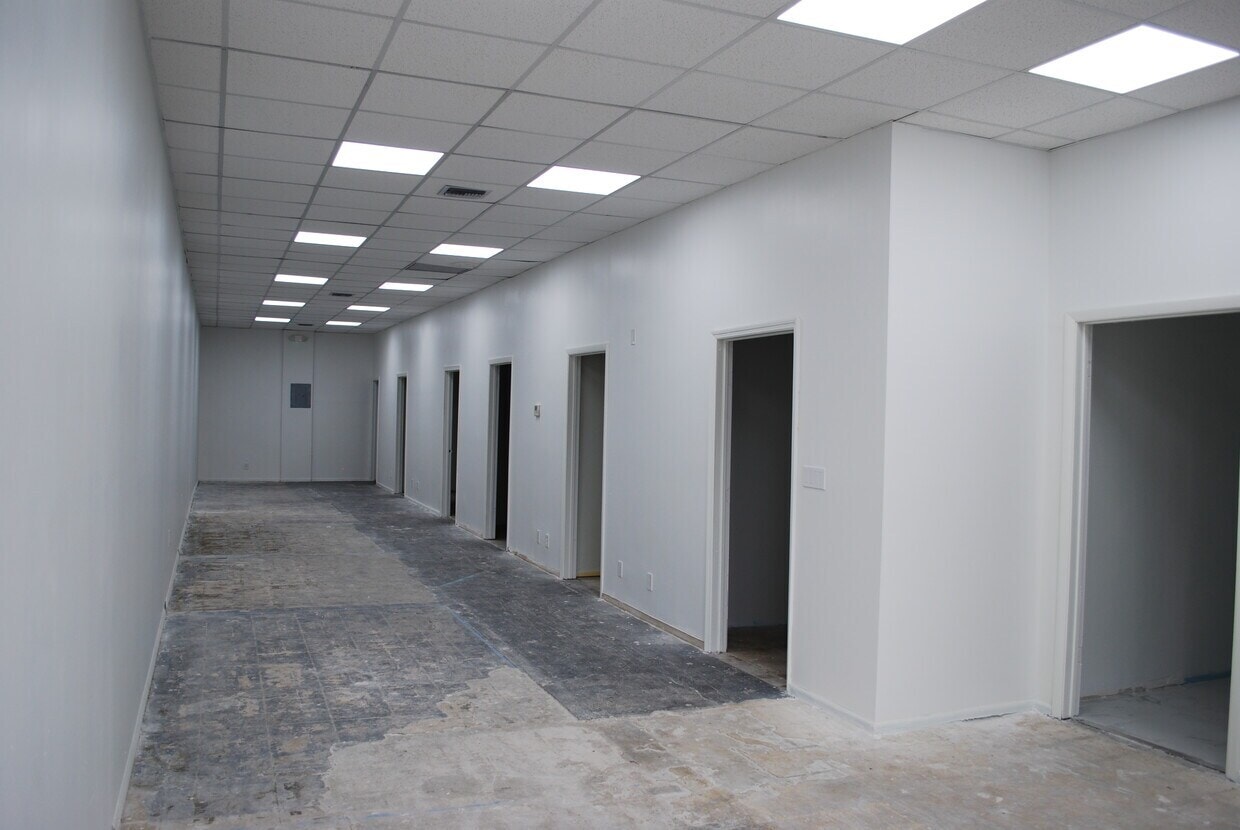 1703-1747 NW 38th Ave, Lauderhill, FL for lease Interior Photo- Image 1 of 1