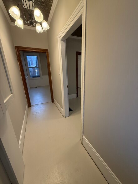 272 Wellington St, Kingston, ON à vendre - Photo du bâtiment - Image 3 de 8