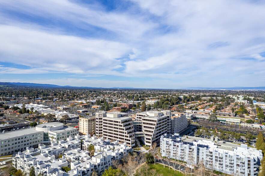 20400 Stevens Creek Blvd, Cupertino, CA à louer - A rien - Image 3 de 22